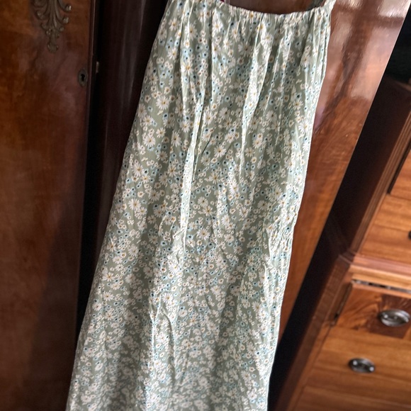 Emory Park Floral Maxi Dress - Green and White - Picture 4 of 7